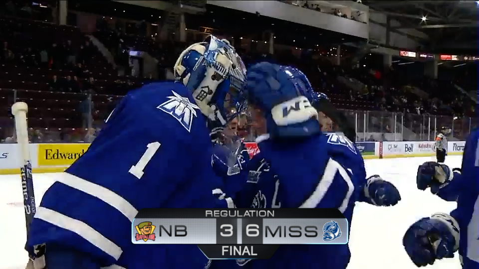 Mississauga steelheads celebrating victory over North Bay Battalion