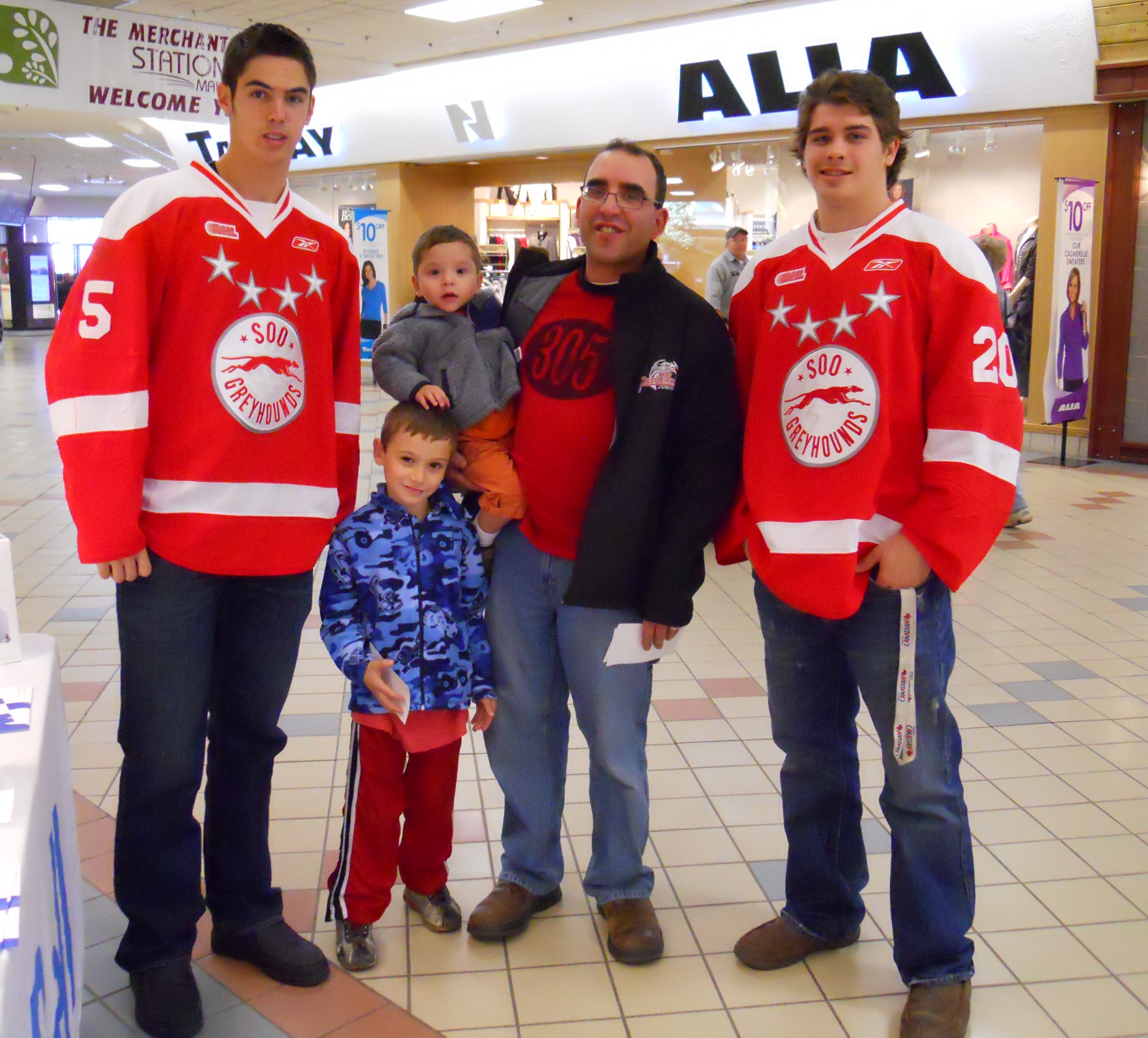 1023 BellWorld - Soo Greyhounds