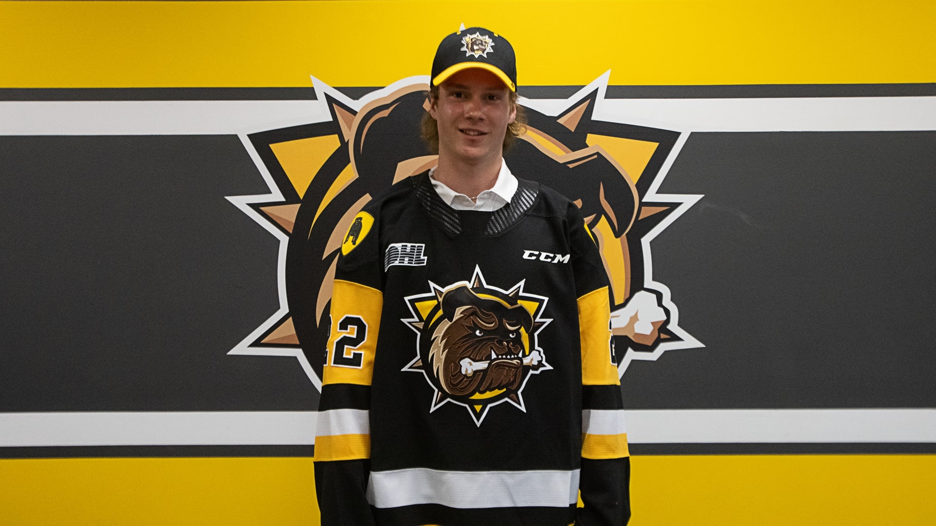 HAMILTON BULLDOGS SIGN MAREK VANACKER - Brantford Bulldogs